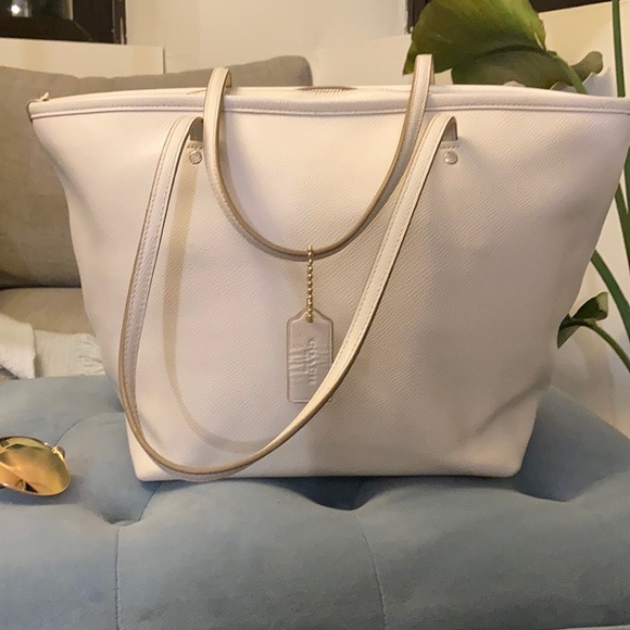 Coach Pebble Leather Purse - Picture 3 of 13